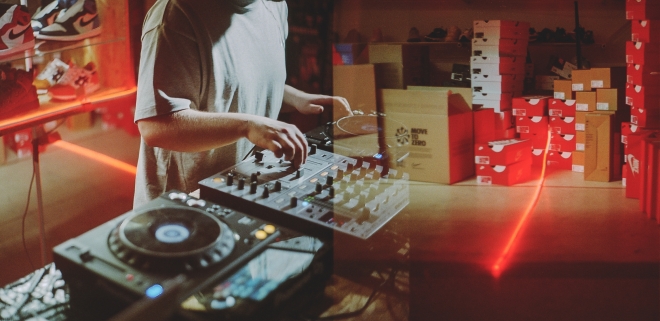 42 safensound, sneakerarber